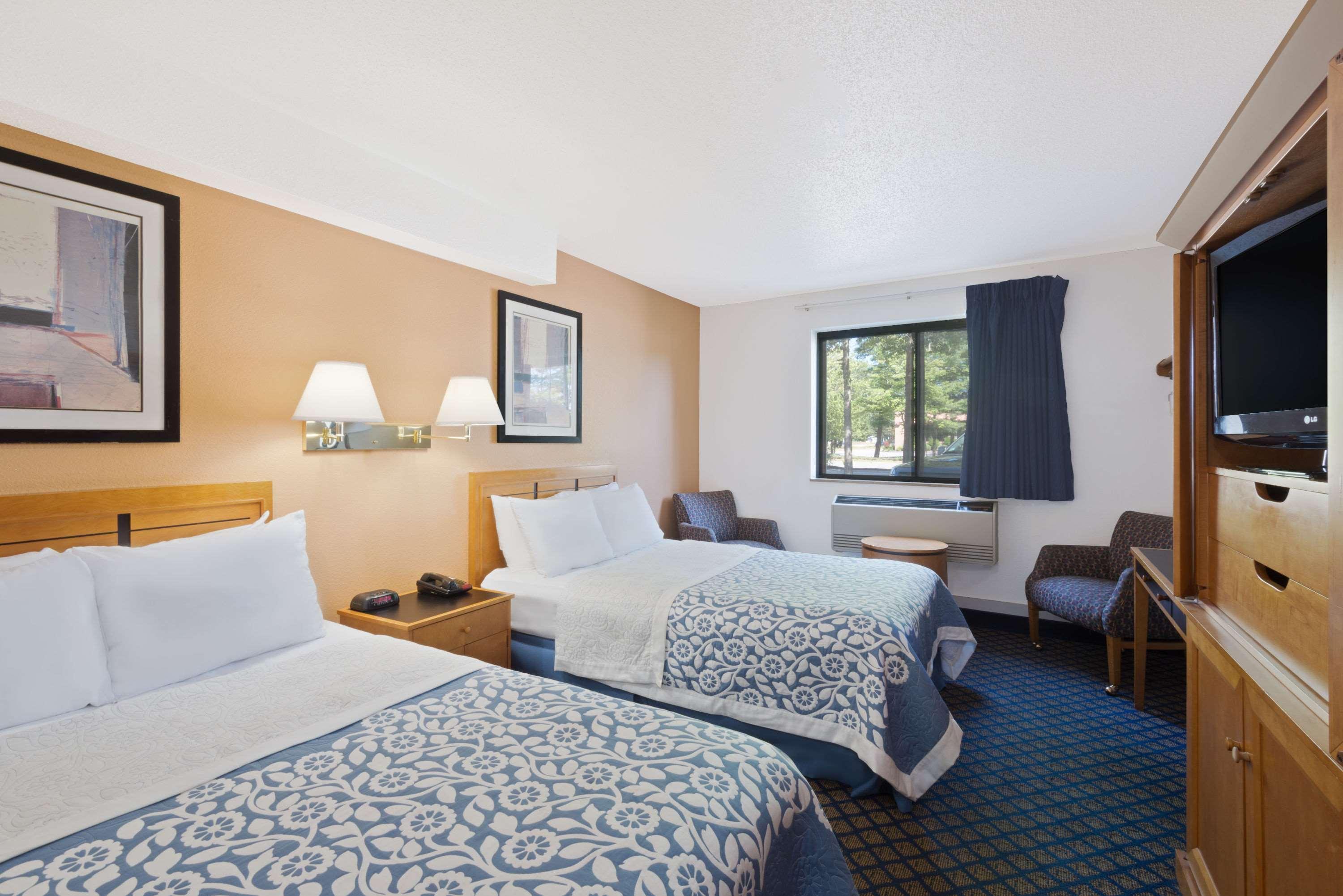 Days Inn by Wyndham Brunswick Bath Area Exterior foto